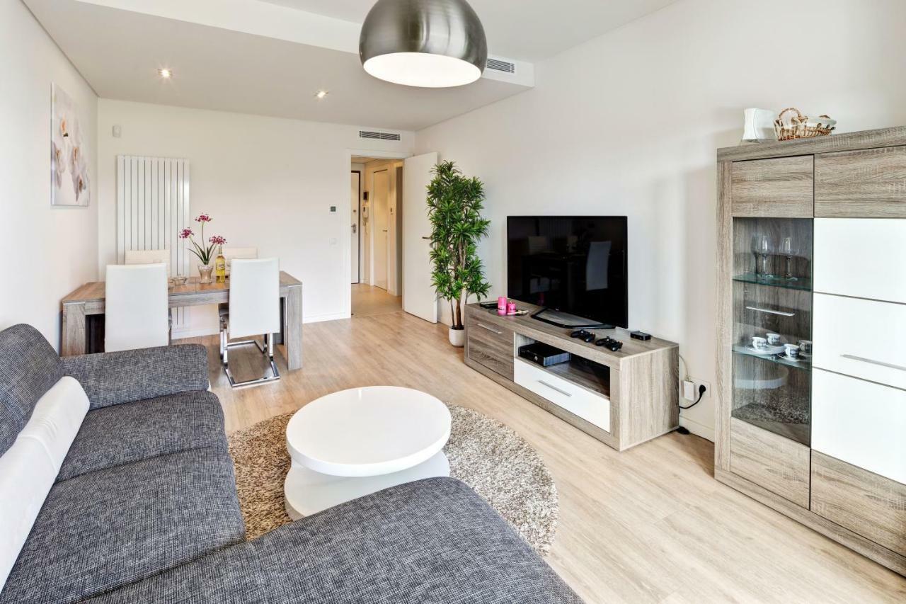 Luxurious T2 Apartment, Olhos Dagua البوفيرا المظهر الخارجي الصورة
